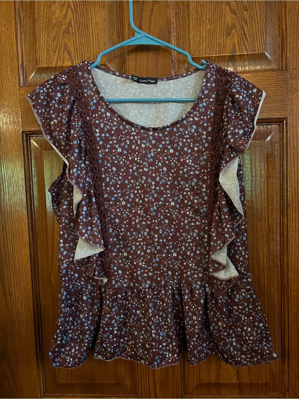 Luna Moon 1XL Brown Floral Scoop Neck Flutter Sleeve Crochet Details